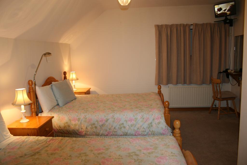 Valley Lodge Room Only Guest House Claremorris Room photo